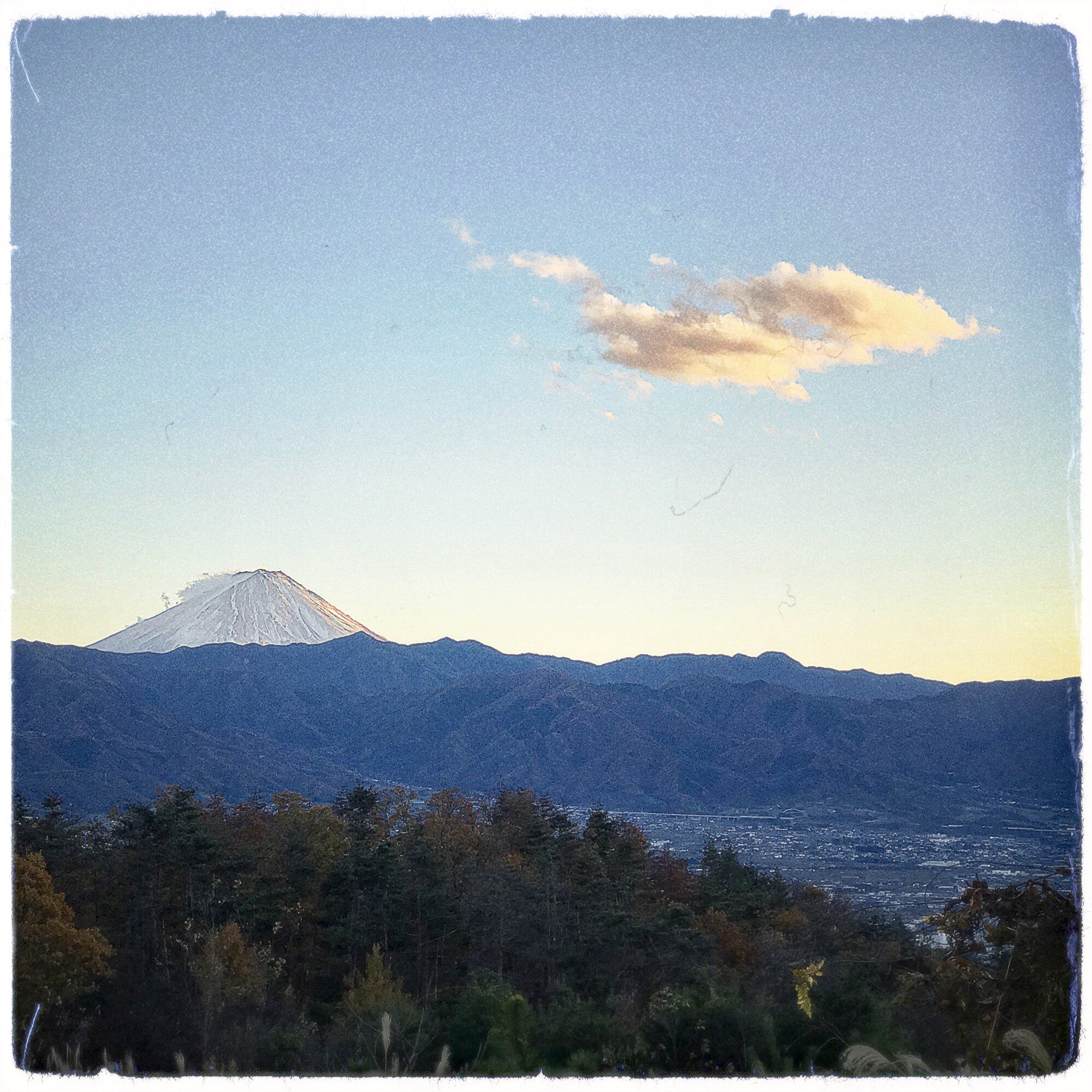 Mt. Fuji as viewed from Hottarakashi Onsen